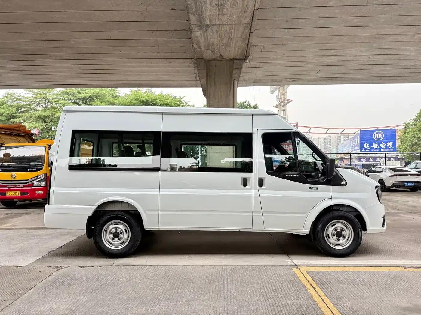 Jiangling Fushun 2023 2.0T Manual Medium Wheelbase Medium Roof Commercial Multi-purpose Passenger Van (7 Seats) — миниатюра 4
