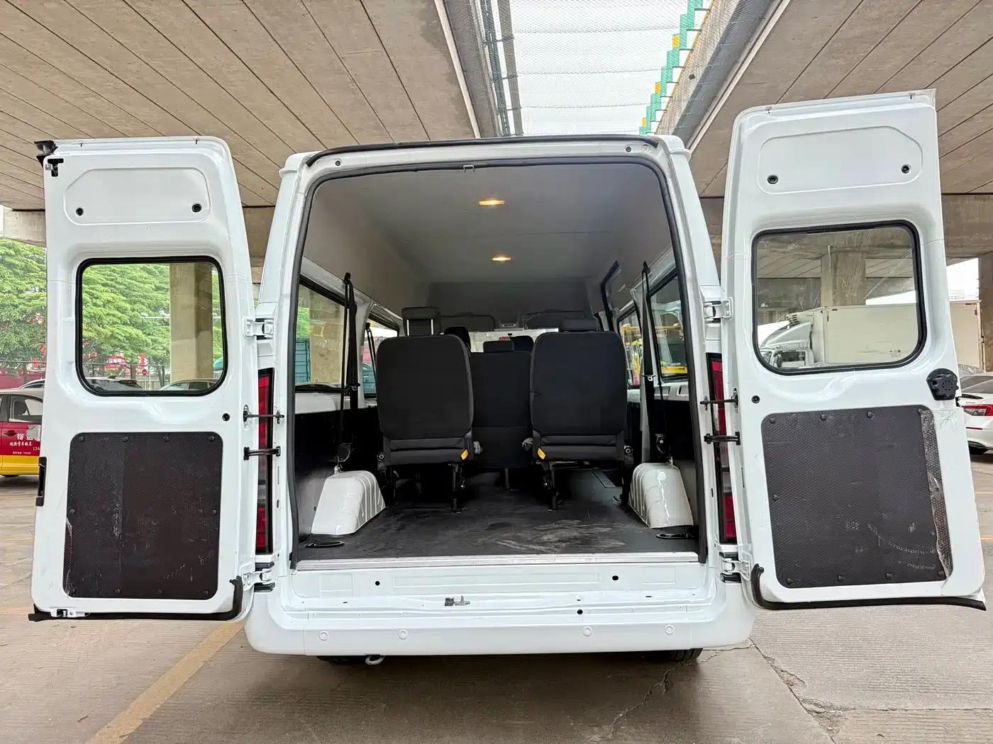 Jiangling Fushun 2023 2.0T Manual Medium Wheelbase Medium Roof Commercial Multi-purpose Passenger Van (7 Seats) — миниатюра 8