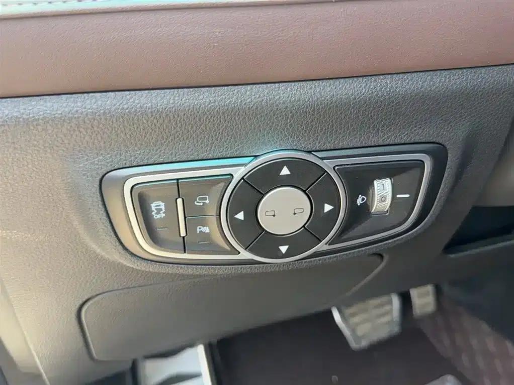 Jetour X90 PLUS 2023 1.6TD DCT Villa 7-Seater — миниатюра 13