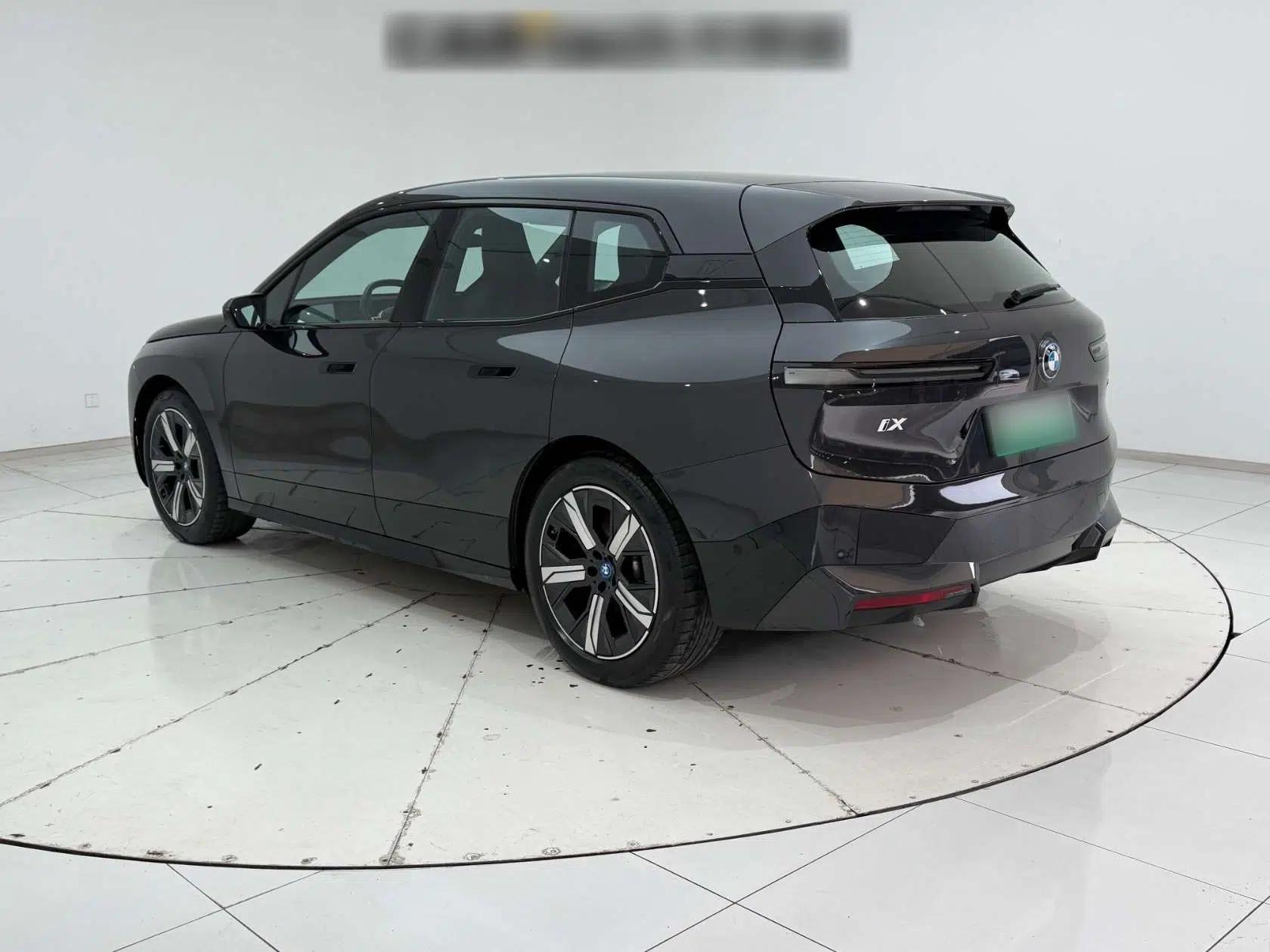 BMW iX 2022 xDrive40 — миниатюра 3