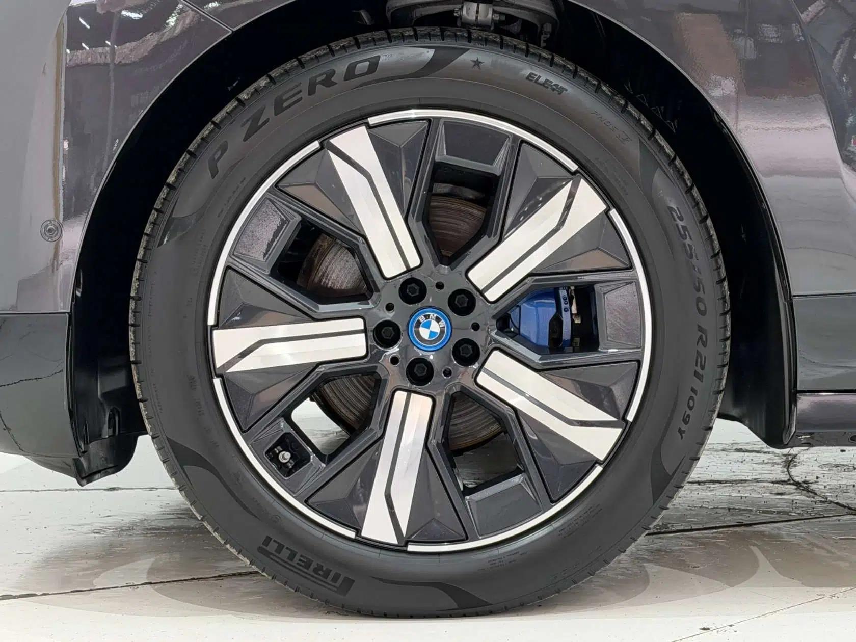BMW iX 2022 xDrive40 — миниатюра 9