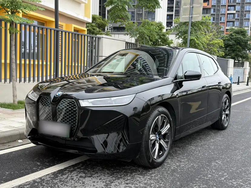 BMW iX 2022 xDrive40 — миниатюра 1