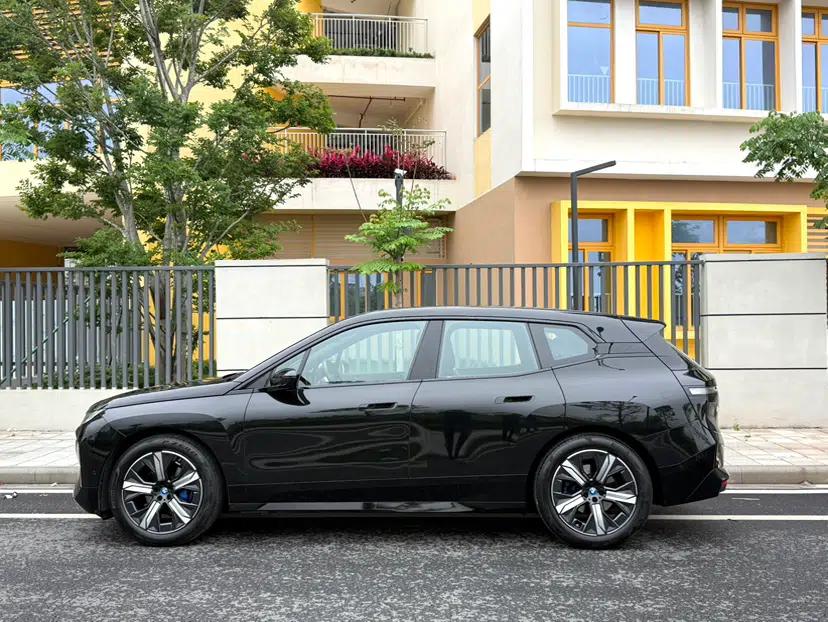 BMW iX 2022 xDrive40 — миниатюра 11