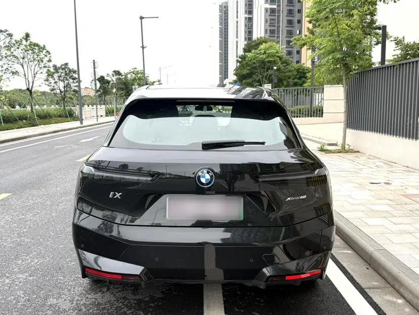BMW iX 2022 xDrive40 — миниатюра 17