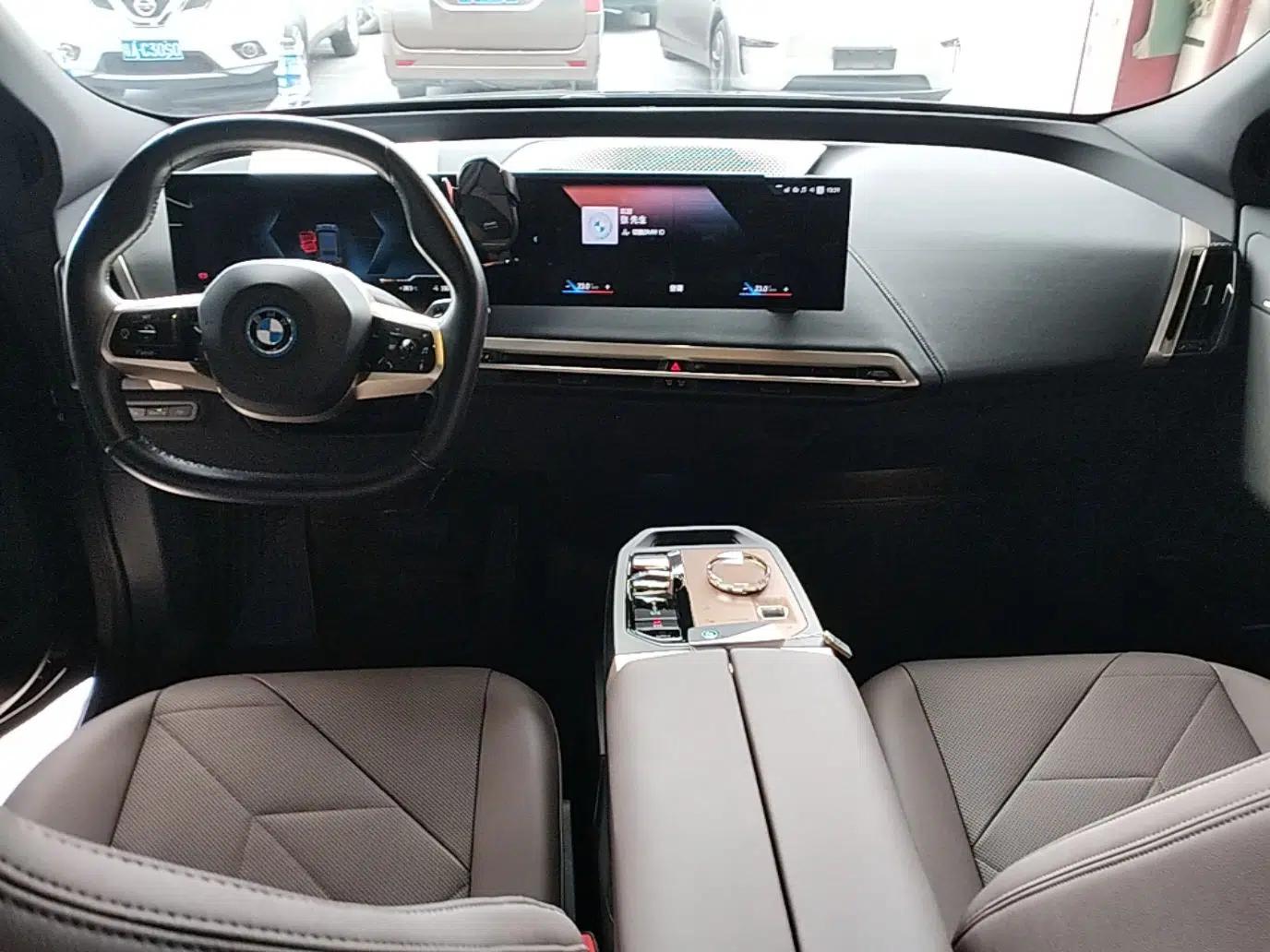 BMW iX 2022 xDrive40 — миниатюра 19