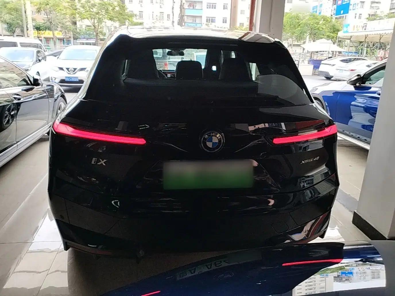 BMW iX 2022 xDrive40 — миниатюра 3