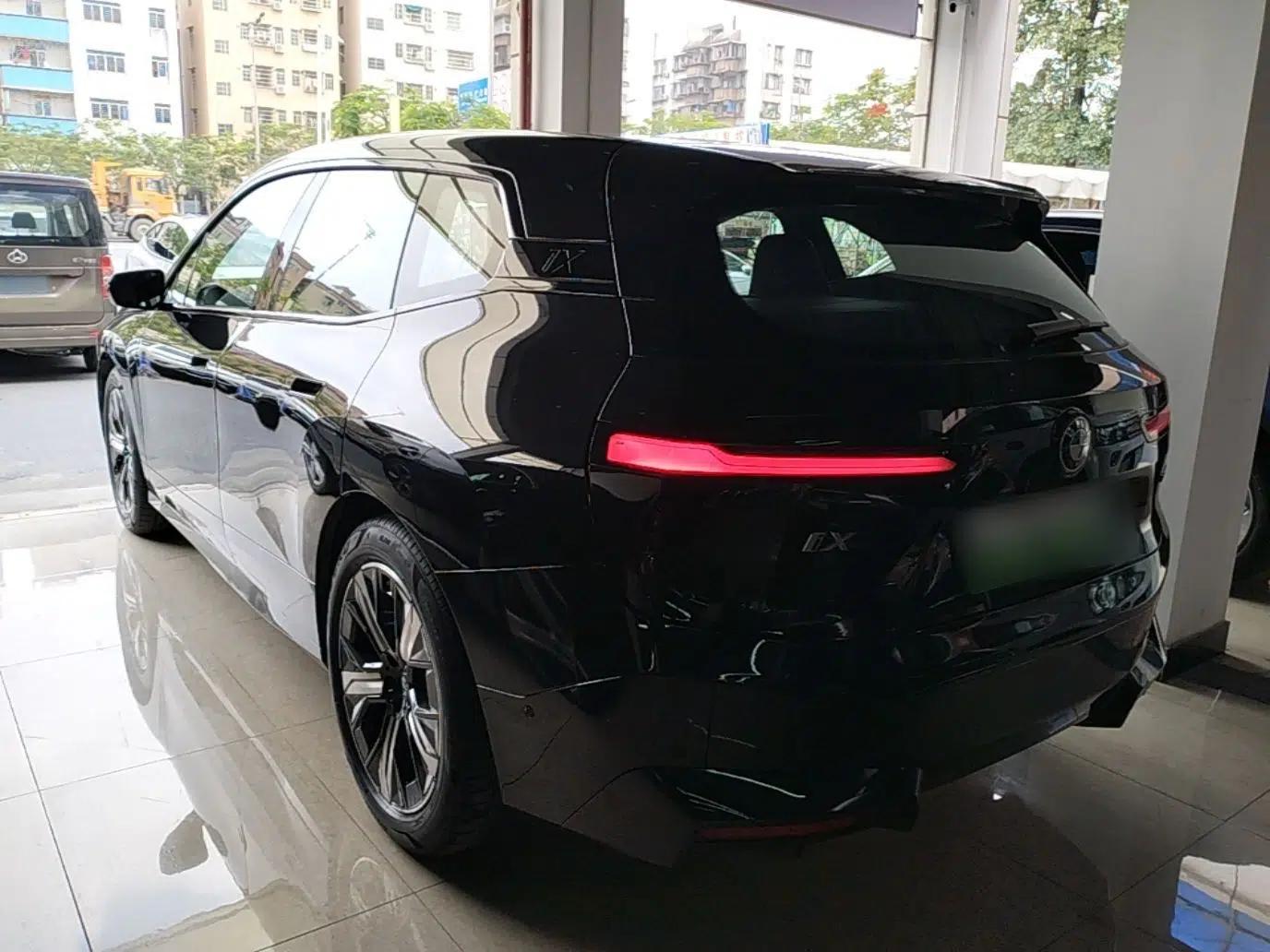 BMW iX 2022 xDrive40 — миниатюра 7