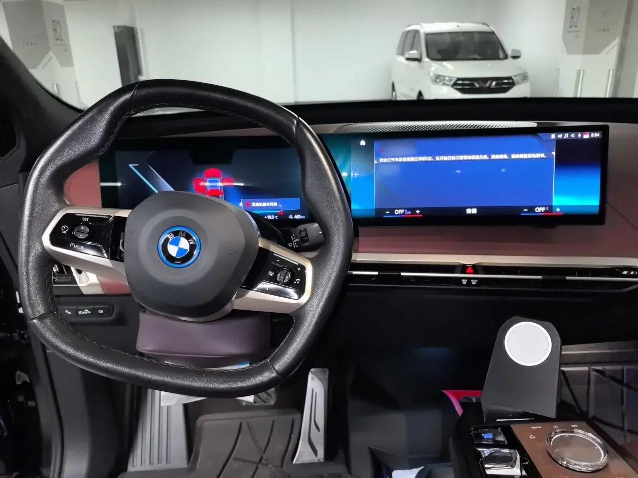 BMW iX 2022 M60 — миниатюра 10