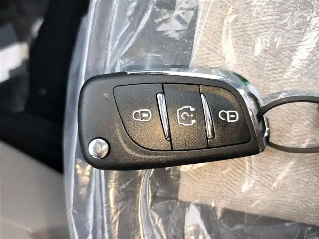 Yizhi EV2 2026 PLUS+ Comfort Model — миниатюра 9