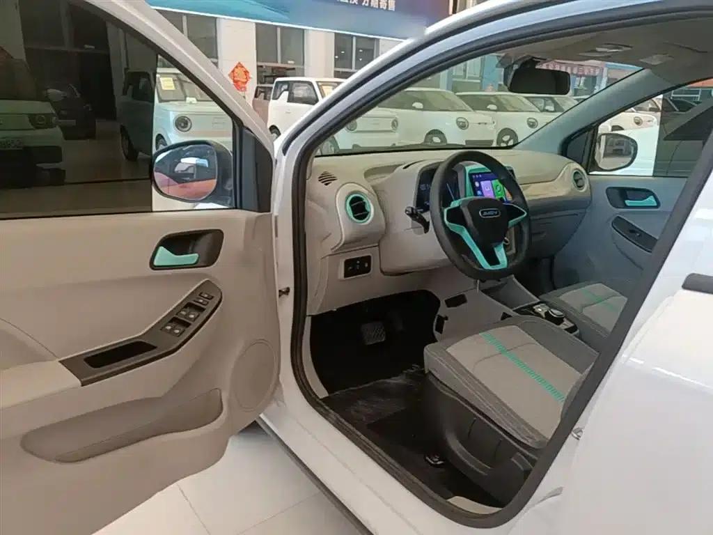 Yizhi EV2 2023 Auspicious Edition 201km Comfort Model — миниатюра 16