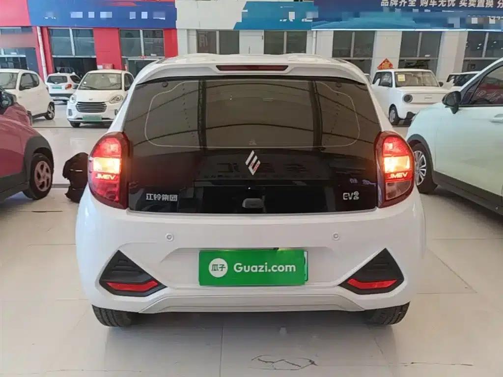 Yizhi EV2 2023 Auspicious Edition 201km Comfort Model — миниатюра 6
