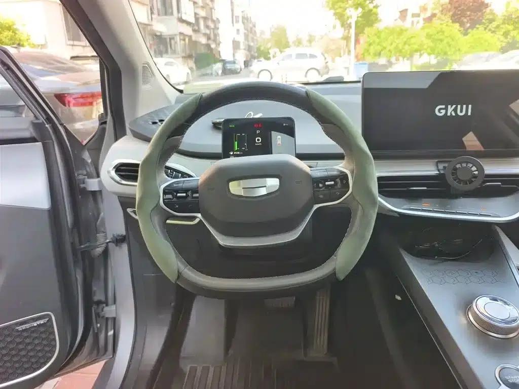 Geely Geometry C 2020 Premium Range Edition 400KM C+ Pro — миниатюра 3