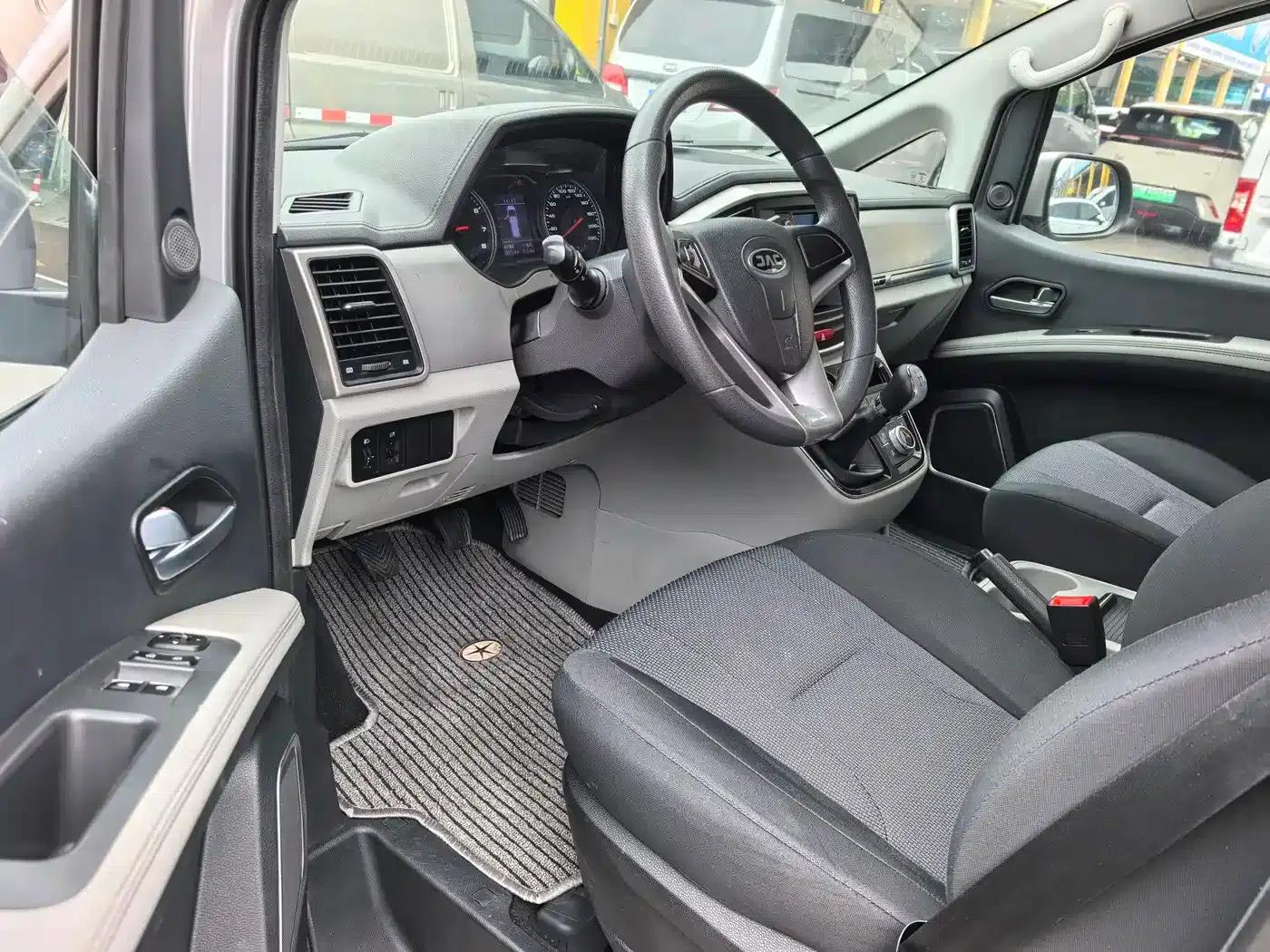 Refine M4 2016 2.0L Manual Comfort Model — миниатюра 4
