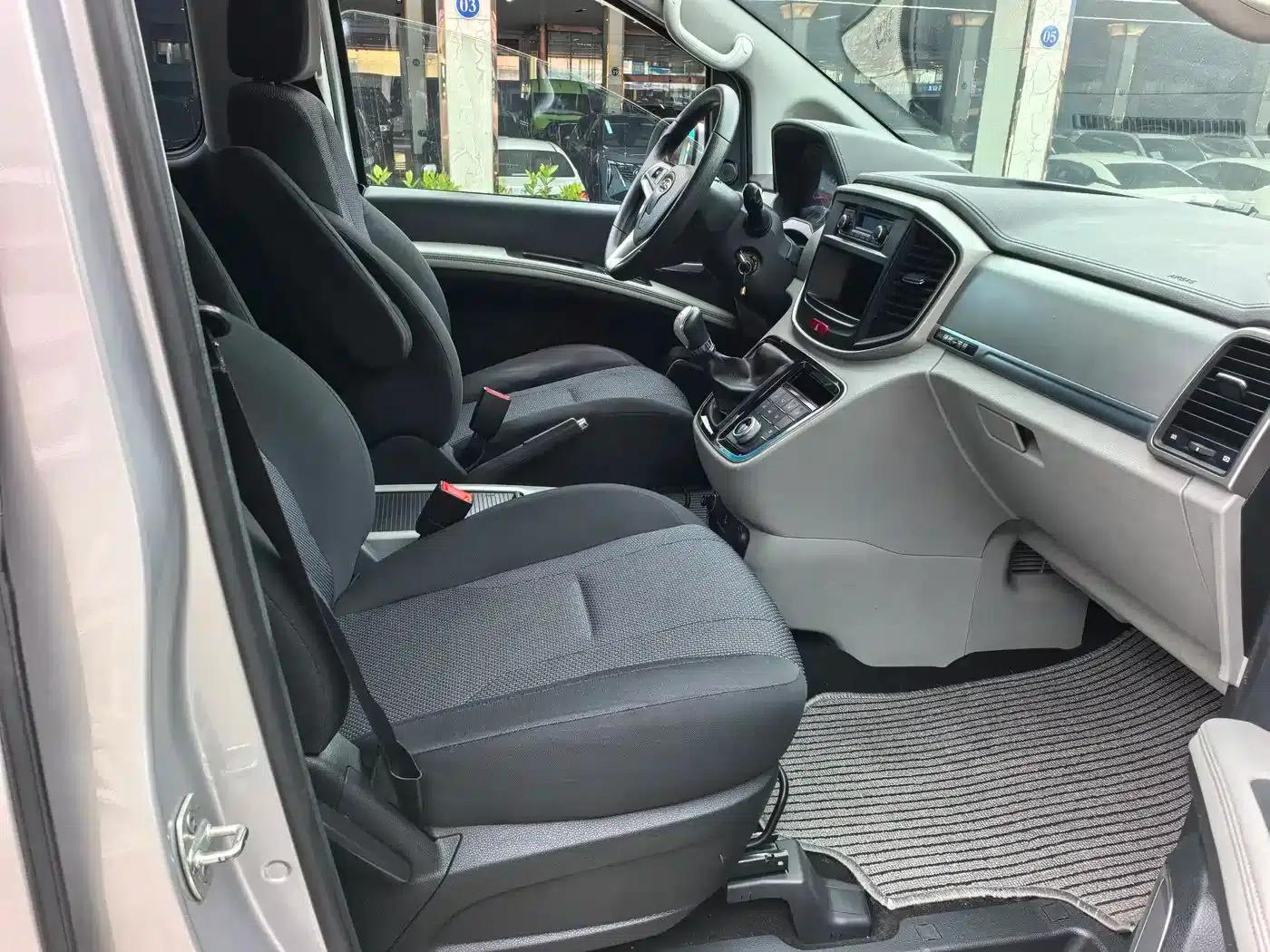 Refine M4 2016 2.0L Manual Comfort Model — миниатюра 6