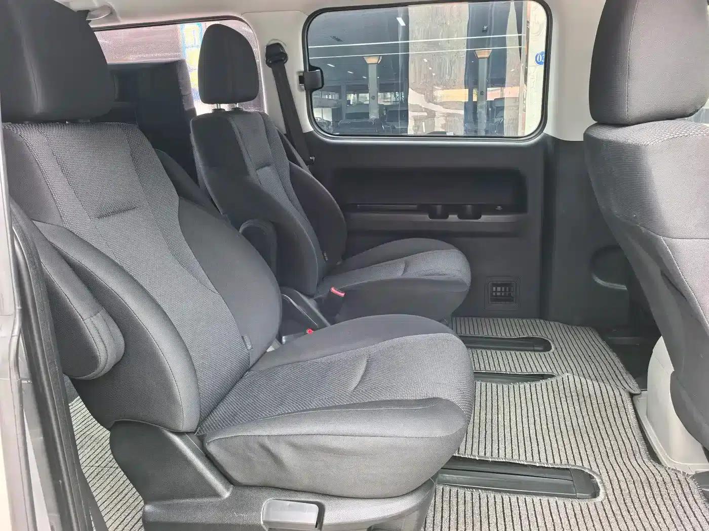 Refine M4 2016 2.0L Manual Comfort Model — миниатюра 8