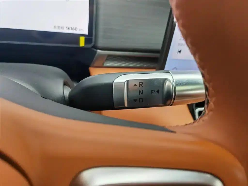 Jetour Mountain & Sea L7 PLUS 2026 Model 220km Luxury Edition 5-Seater — миниатюра 13