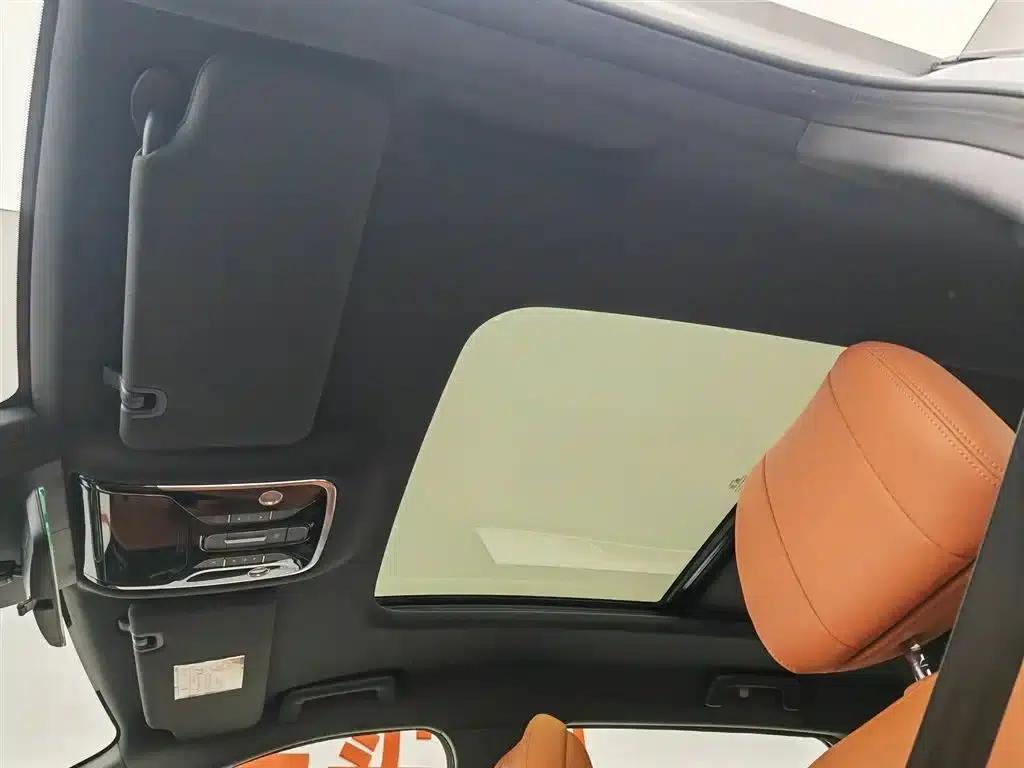 Jetour Mountain & Sea L7 PLUS 2026 Model 220km Luxury Edition 5-Seater — миниатюра 14