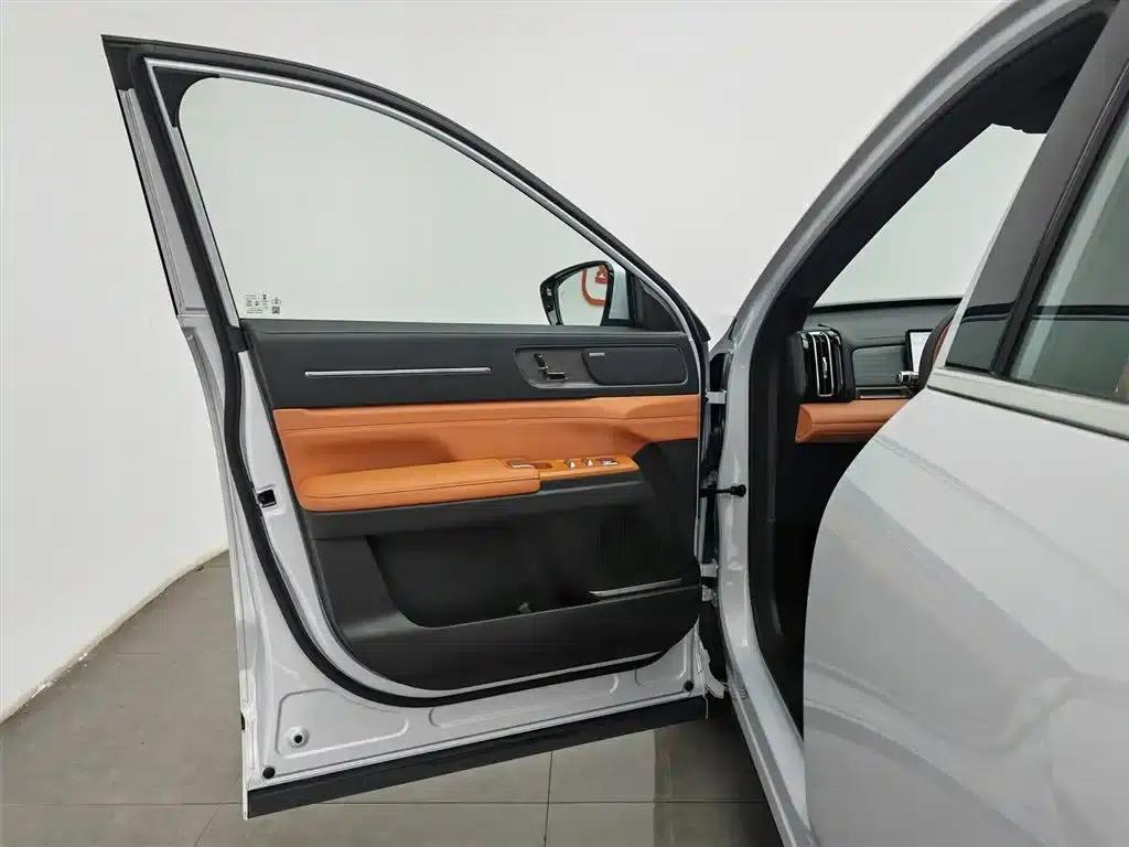 Jetour Mountain & Sea L7 PLUS 2026 Model 220km Luxury Edition 5-Seater — миниатюра 8