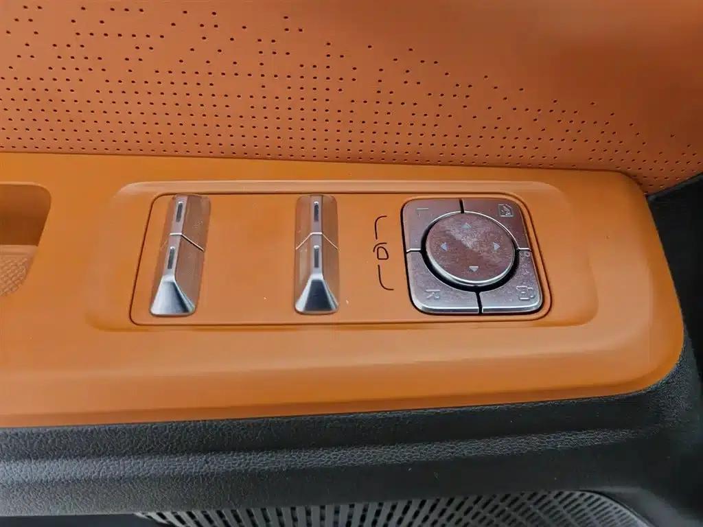 Jetour Mountain & Sea L7 PLUS 2026 Model 220km Luxury Edition 5-Seater — миниатюра 9