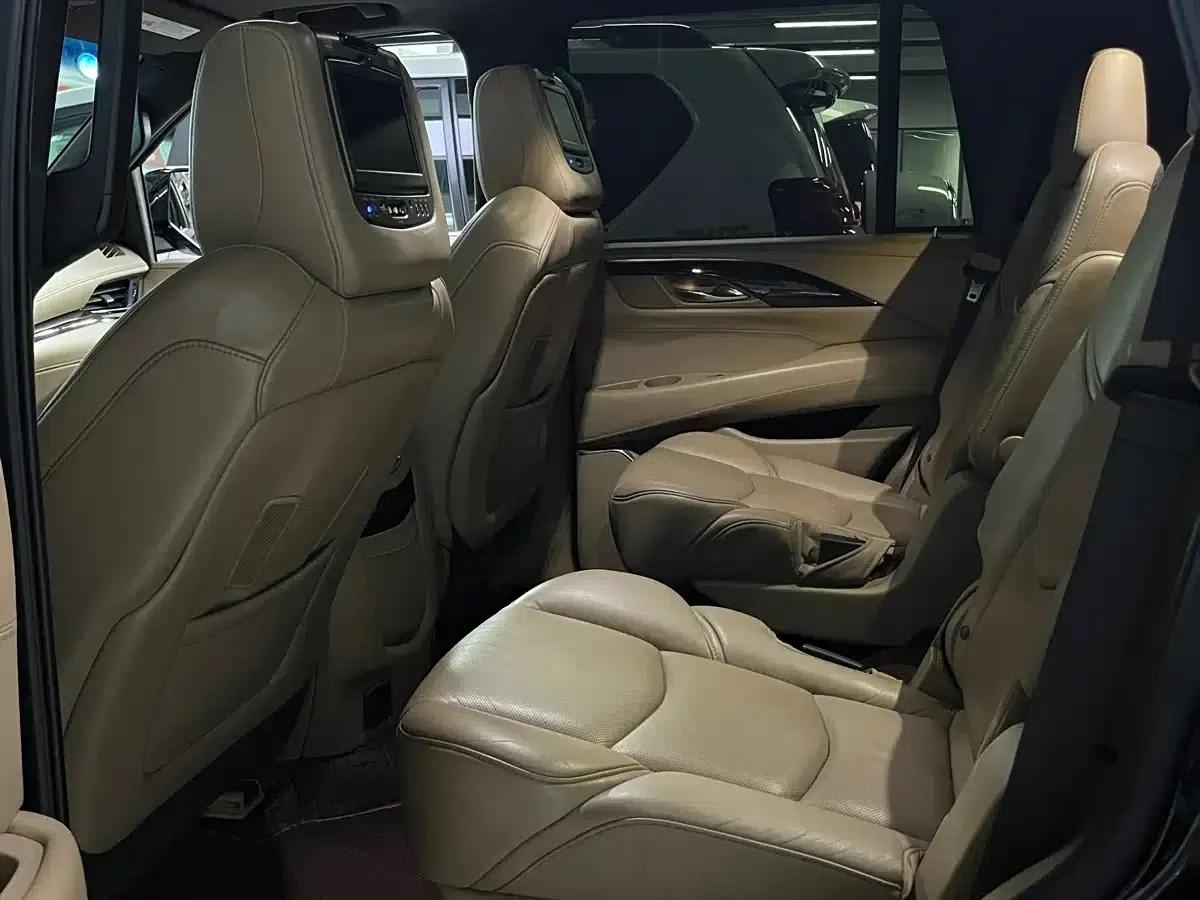 2017 Cadillac Escalade 6.2L US Spec — миниатюра 15