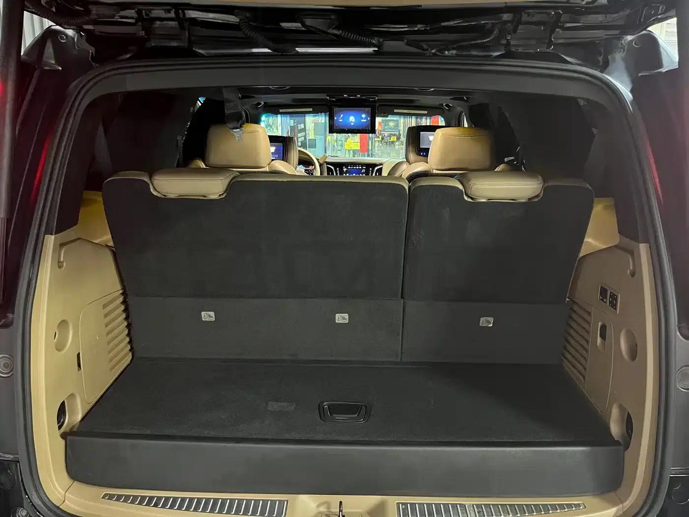 2017 Cadillac Escalade 6.2L US Spec — миниатюра 19