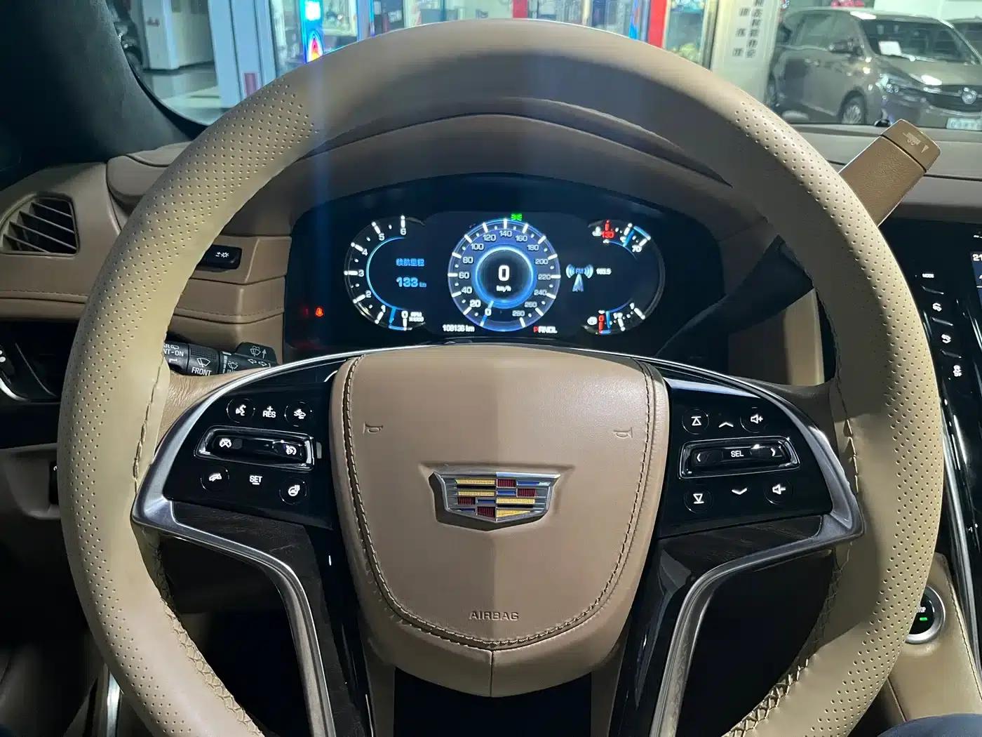 2017 Cadillac Escalade 6.2L US Spec — миниатюра 23