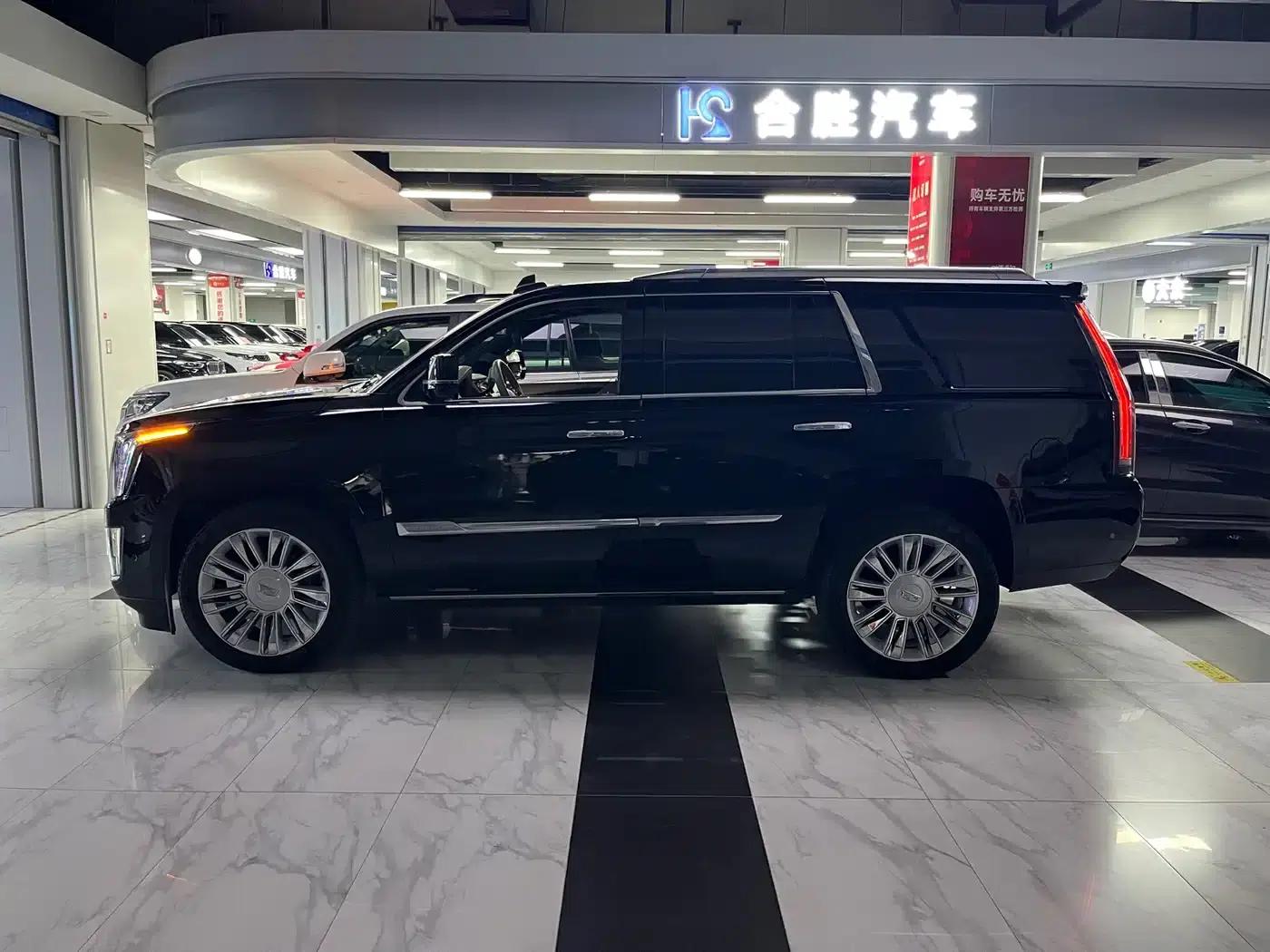 2017 Cadillac Escalade 6.2L US Spec — миниатюра 5