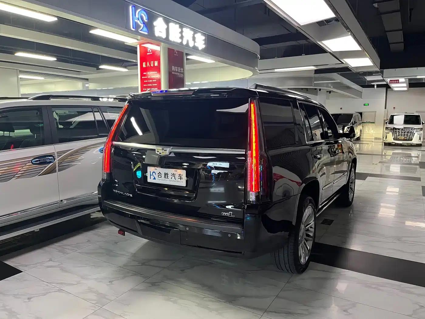 2017 Cadillac Escalade 6.2L US Spec — миниатюра 7