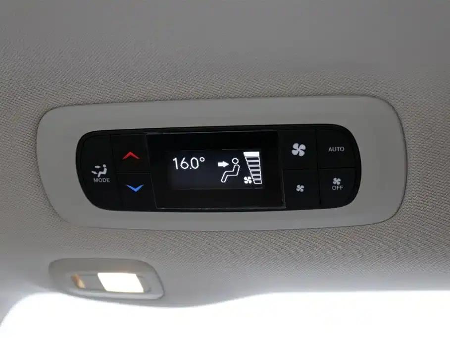 2017 Imported Grand Voyager 3.6L Premium Edition — миниатюра 15