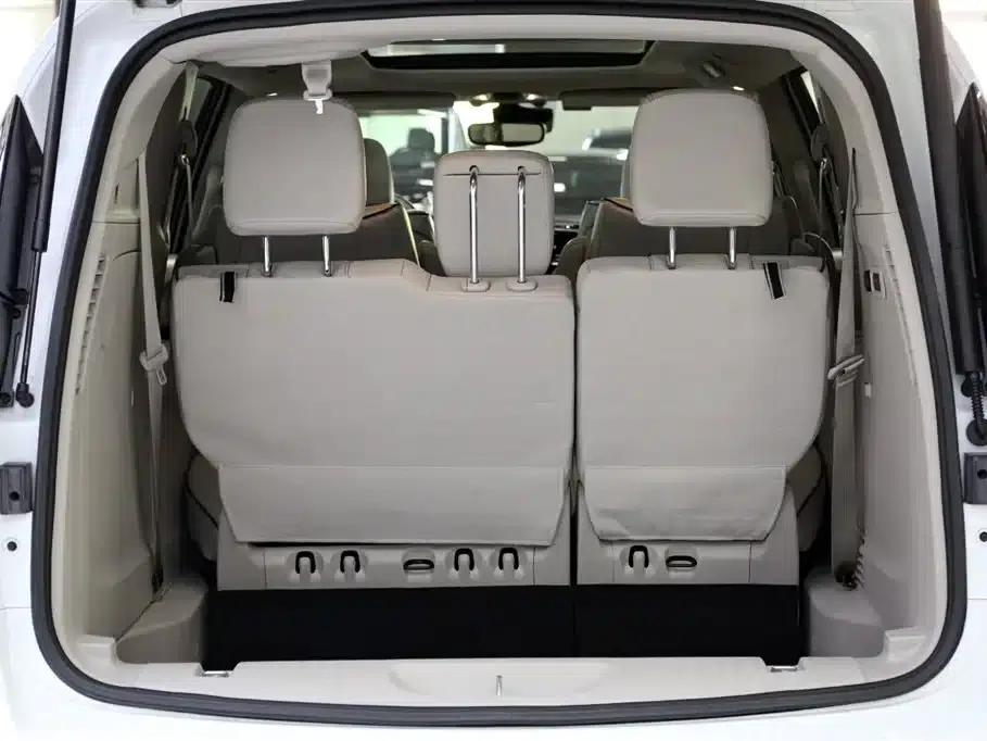 2017 Imported Grand Voyager 3.6L Premium Edition — миниатюра 23