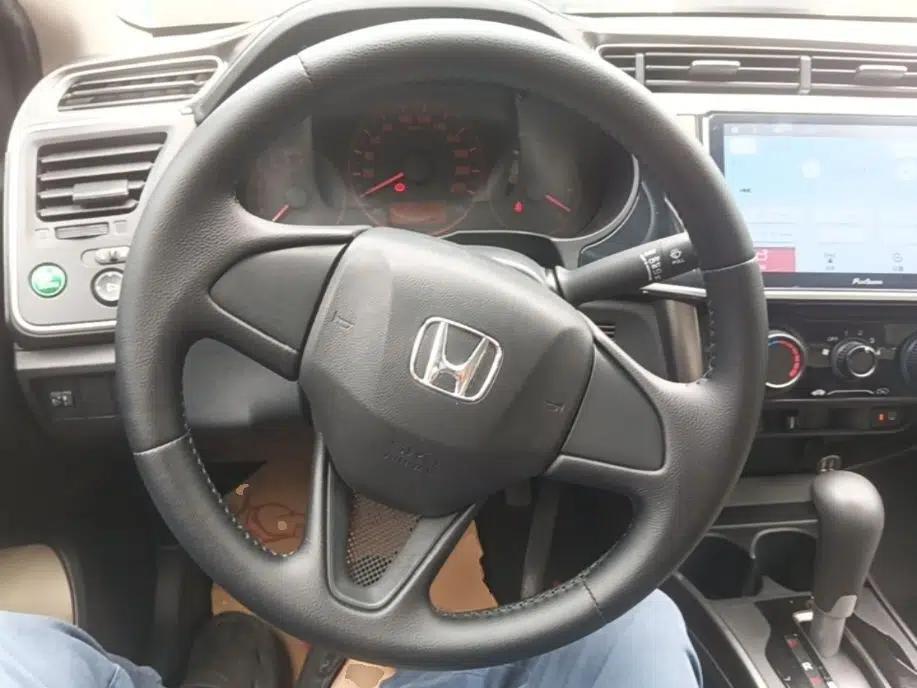 Honda Greiz 2016 1.5L CVT Classic Edition — миниатюра 13