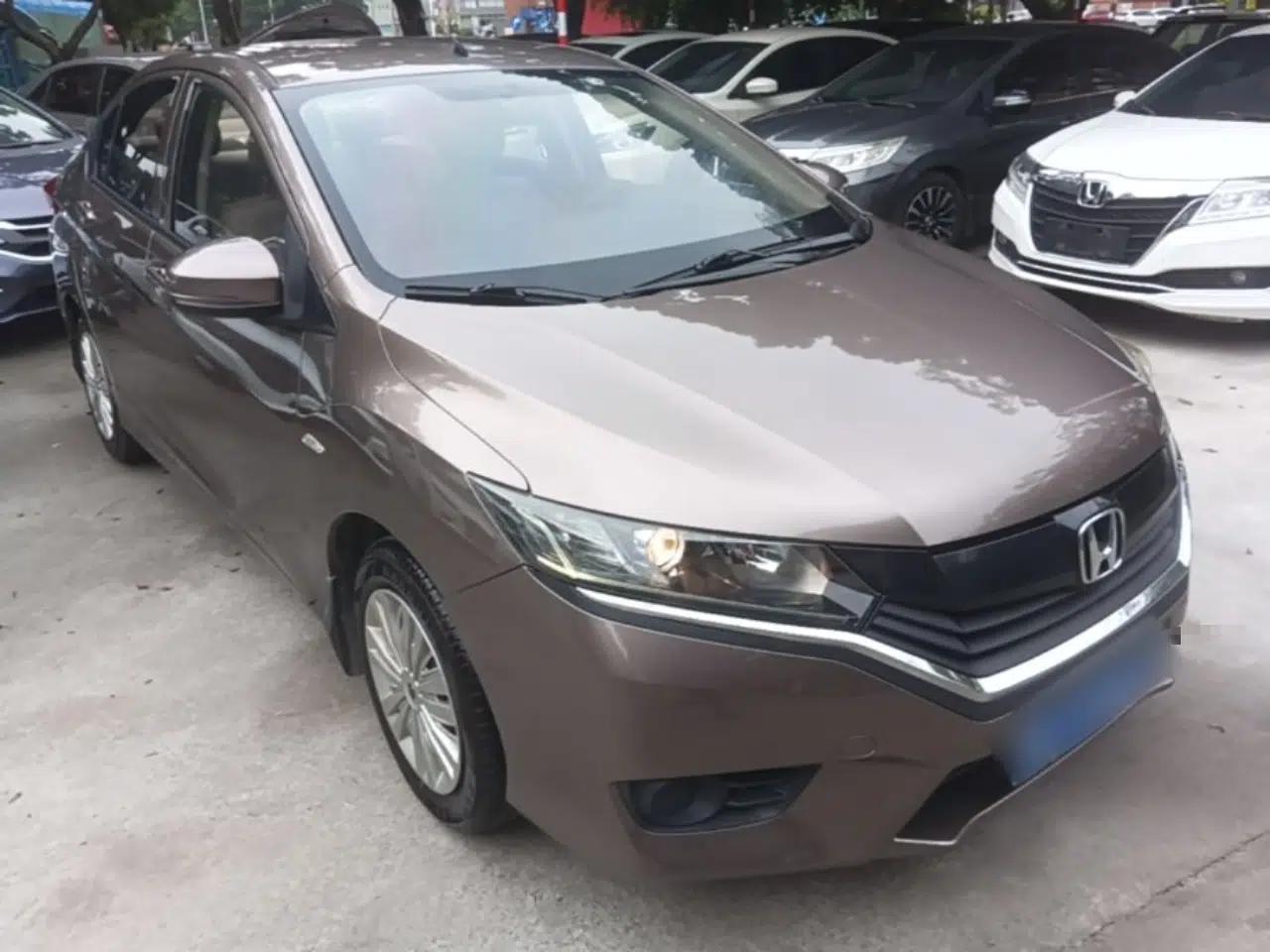Honda Greiz 2016 1.5L CVT Classic Edition — миниатюра 6