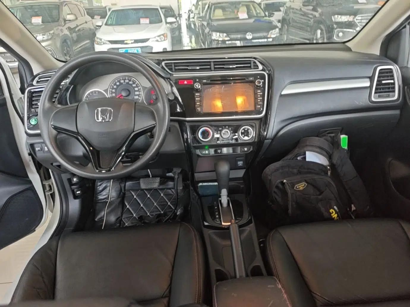 Honda Greiz 2016 1.5L CVT Fashion Edition — миниатюра 12