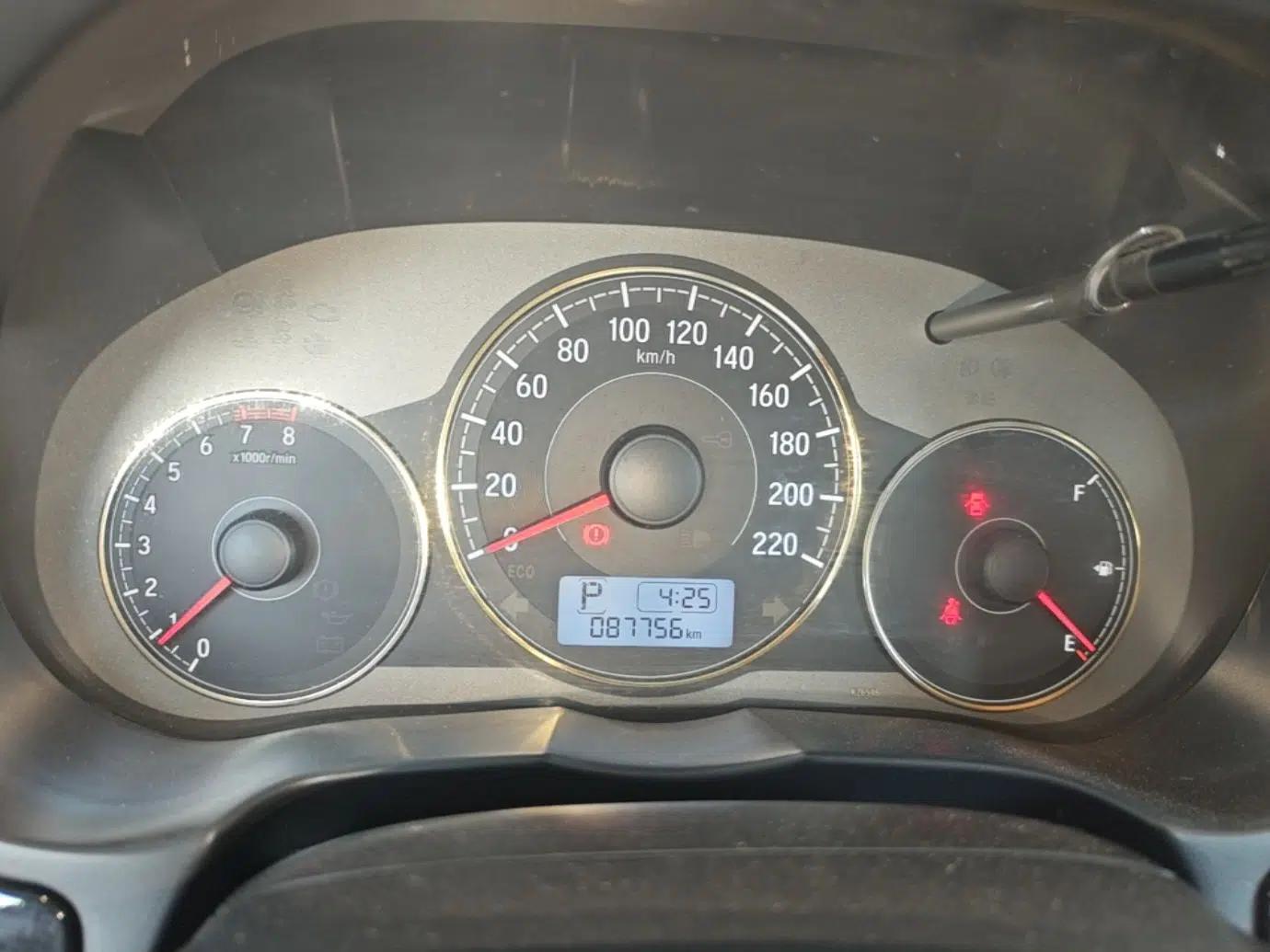 Honda Greiz 2016 1.5L CVT Fashion Edition — миниатюра 14