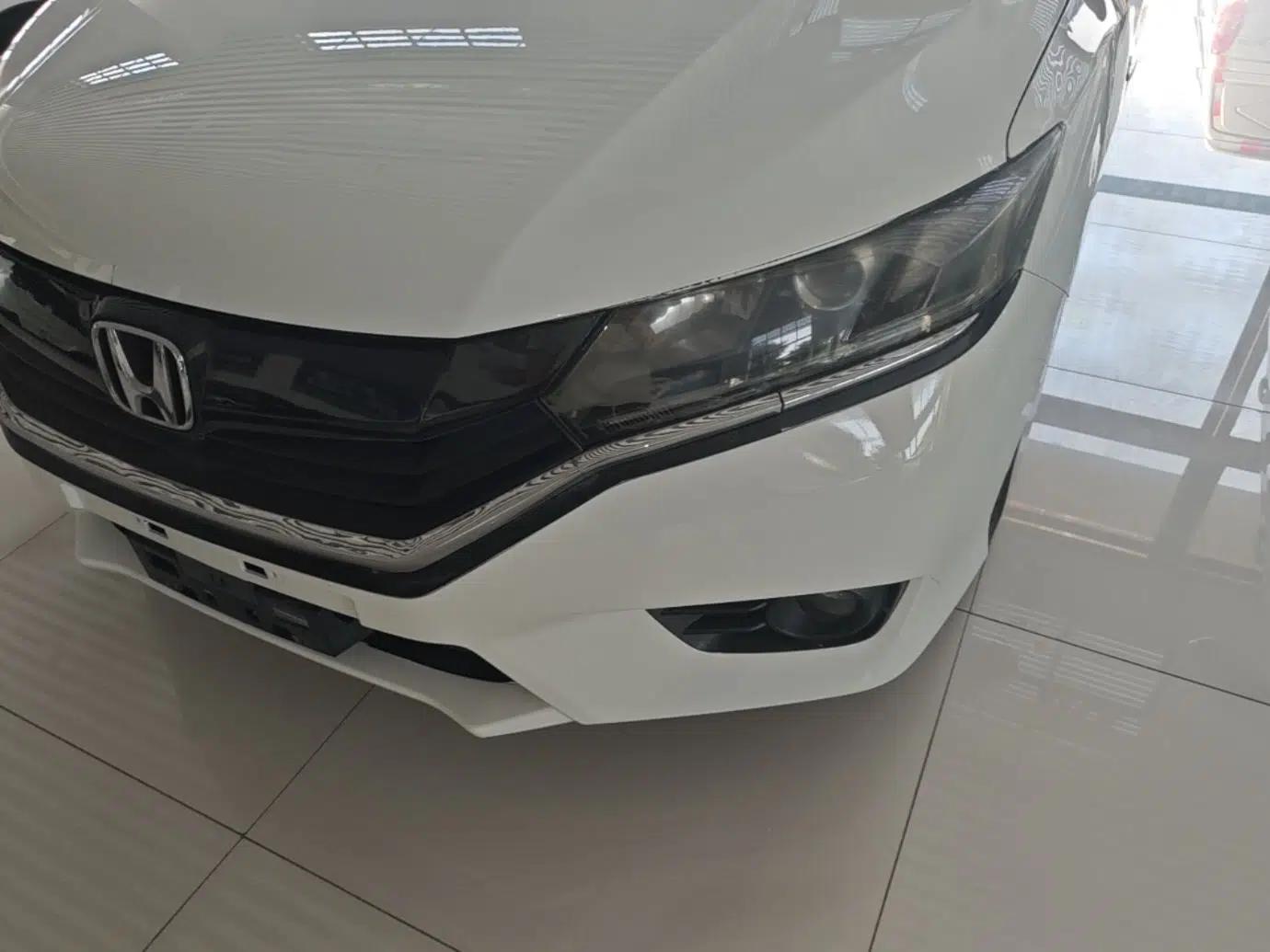 Honda Greiz 2016 1.5L CVT Fashion Edition — миниатюра 5