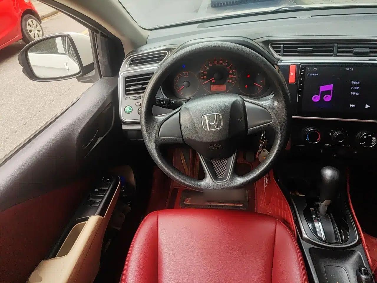 Honda Greiz 2016 1.5L CVT Classic Edition — миниатюра 11