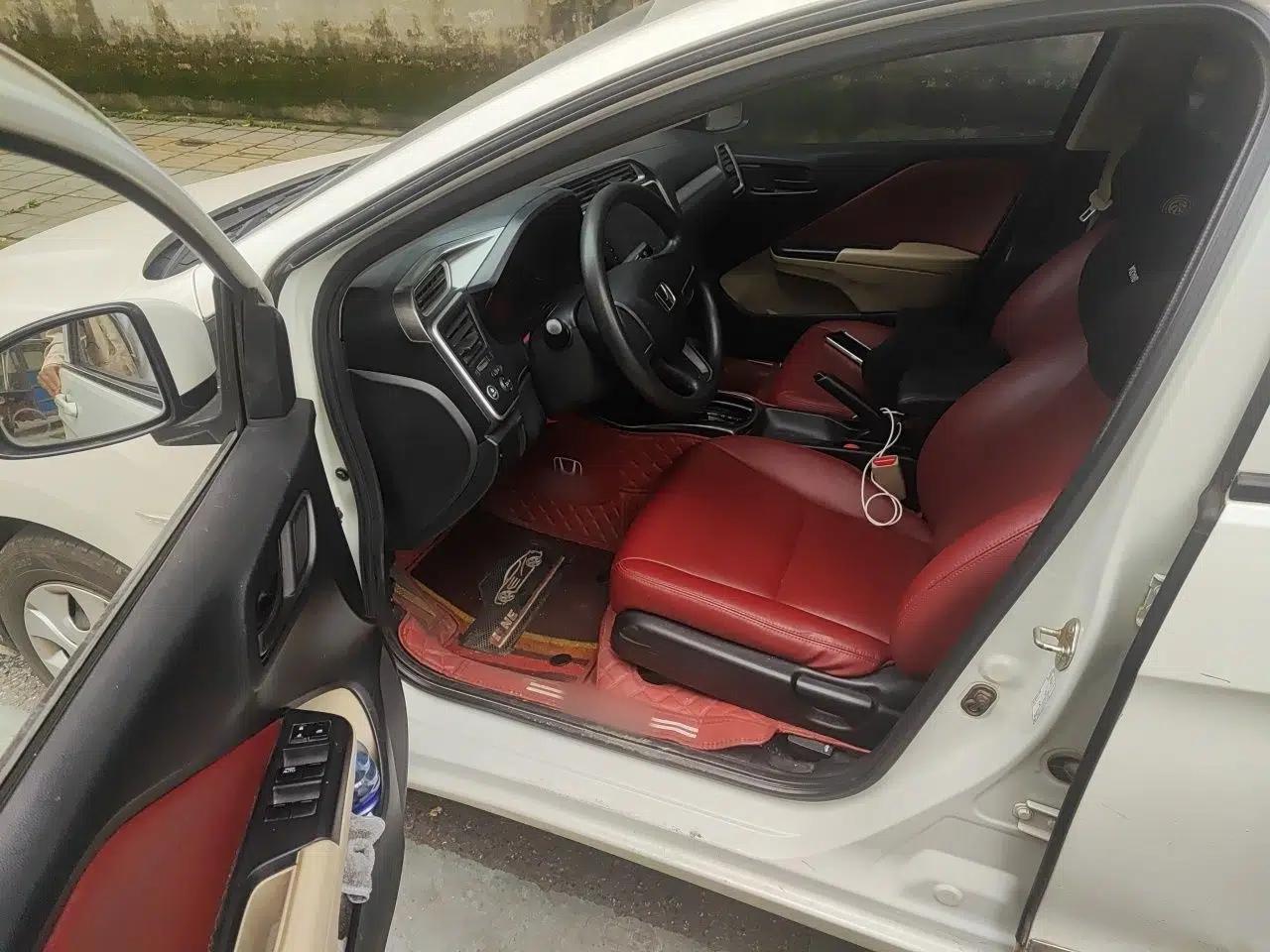 Honda Greiz 2016 1.5L CVT Classic Edition — миниатюра 17