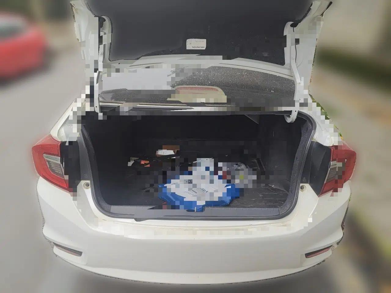 Honda Greiz 2016 1.5L CVT Classic Edition — миниатюра 20