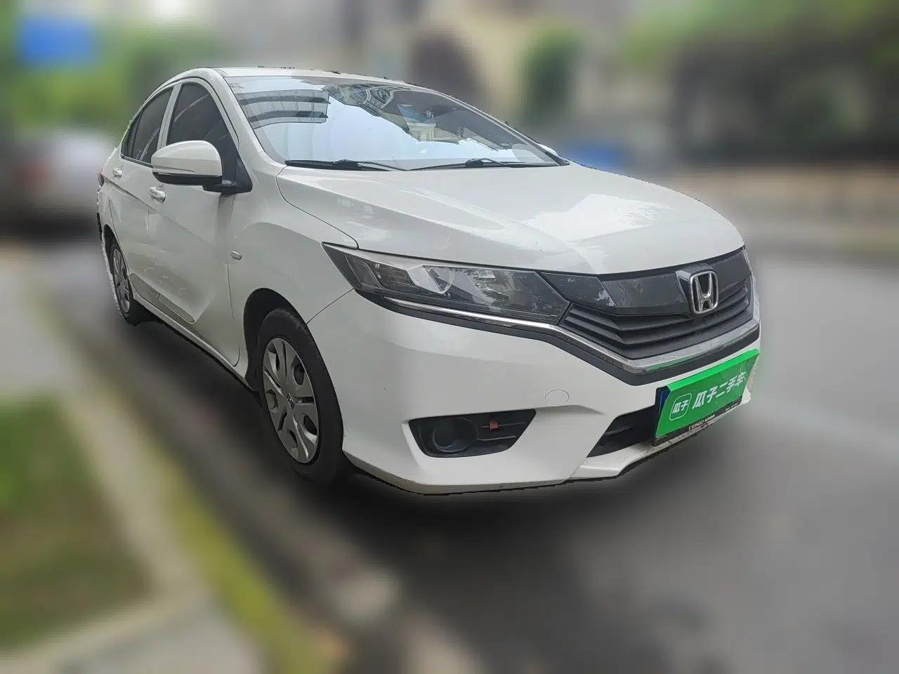 Honda Greiz 2016 1.5L CVT Classic Edition — миниатюра 3