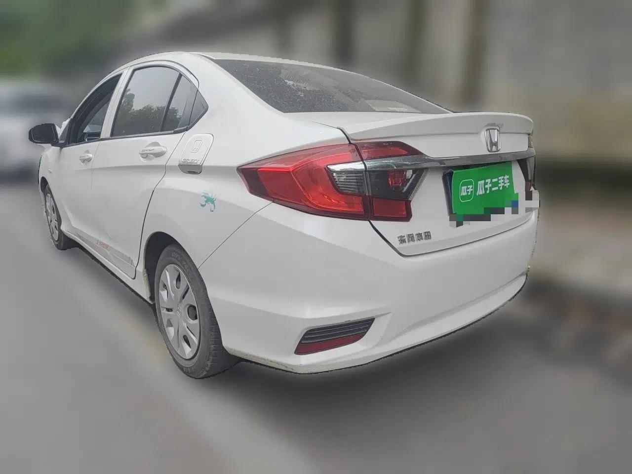 Honda Greiz 2016 1.5L CVT Classic Edition — миниатюра 4