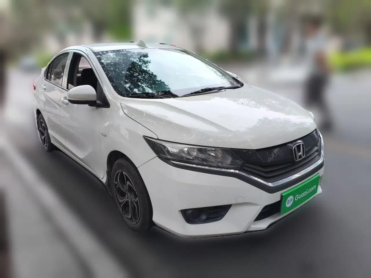 Honda Greiz 2016 1.5L CVT Classic Edition — миниатюра 3