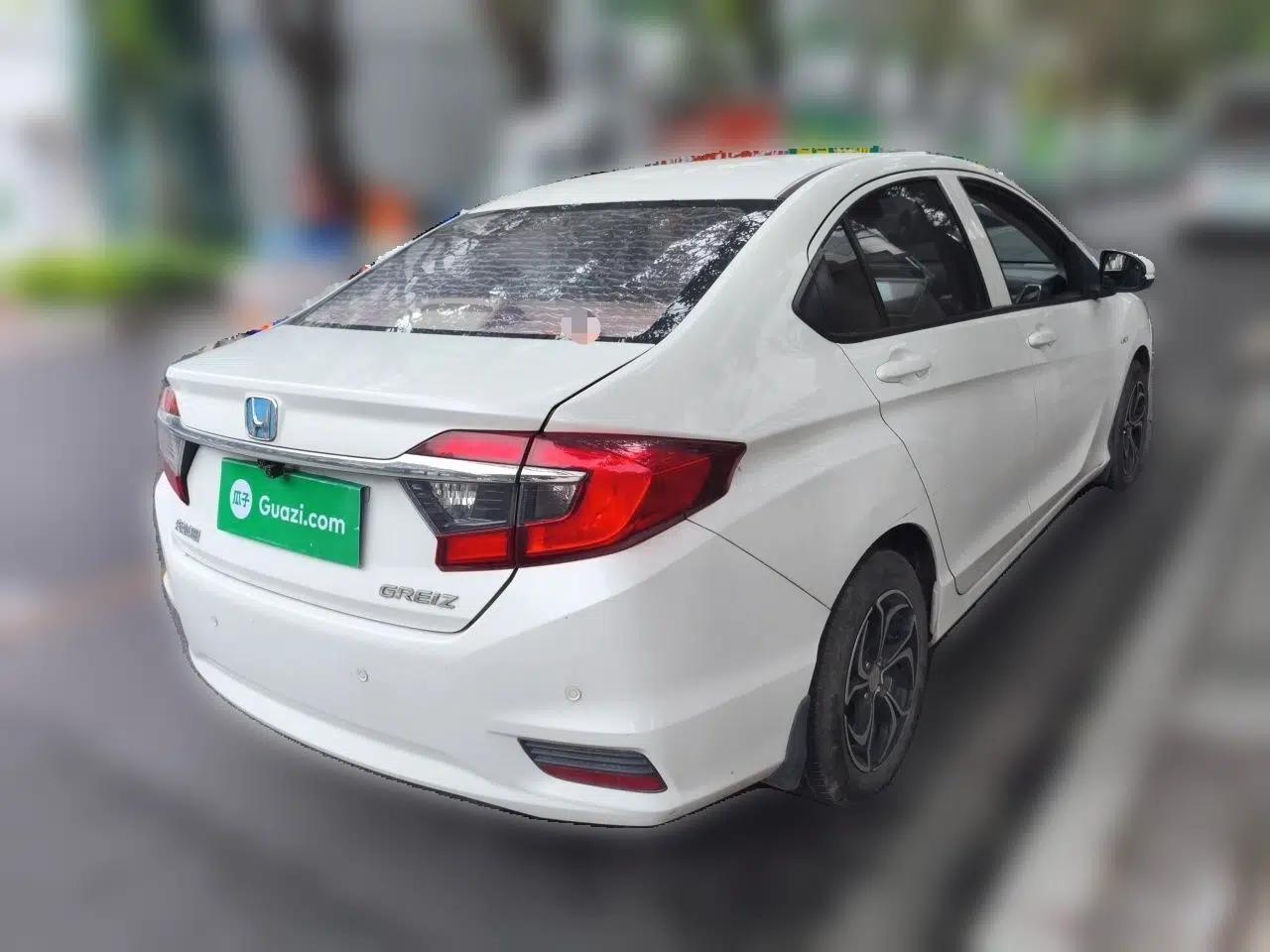 Honda Greiz 2016 1.5L CVT Classic Edition — миниатюра 6