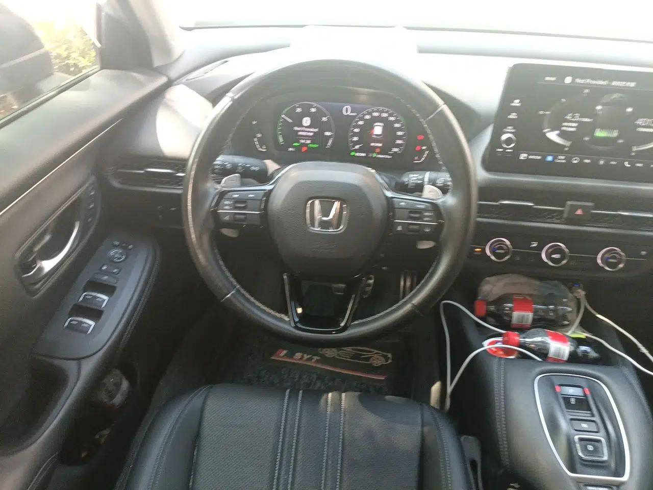 Honda ZR-V 2023 2.0L eHEV Sharp - Deluxe Edition — миниатюра 11