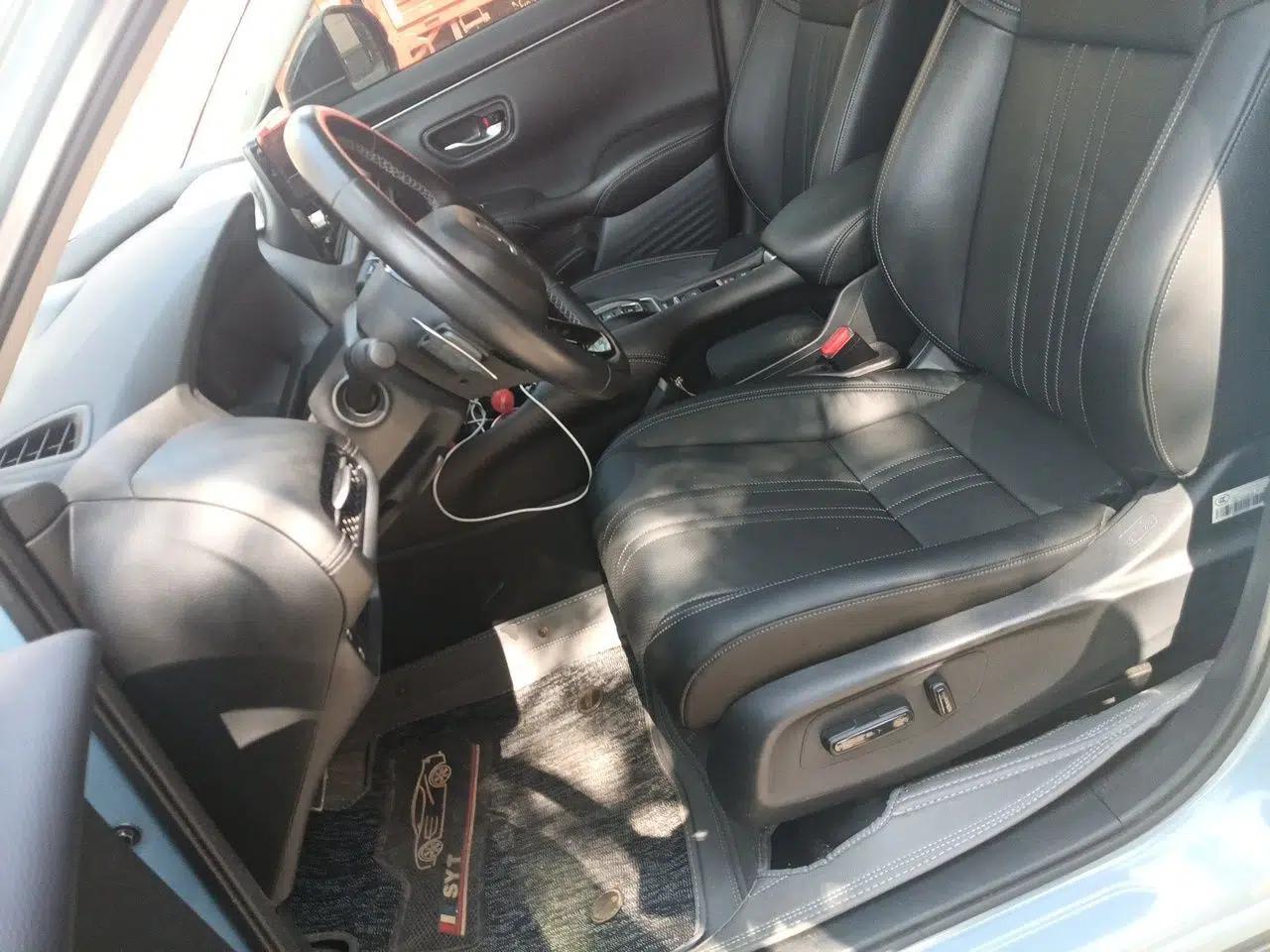 Honda ZR-V 2023 2.0L eHEV Sharp - Deluxe Edition — миниатюра 16