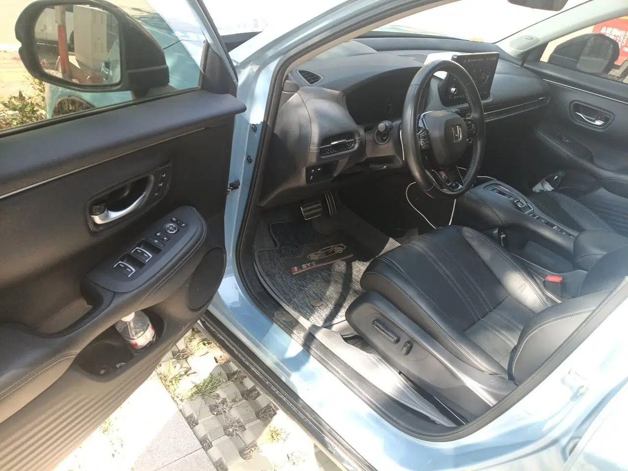 Honda ZR-V 2023 2.0L eHEV Sharp - Deluxe Edition — миниатюра 17