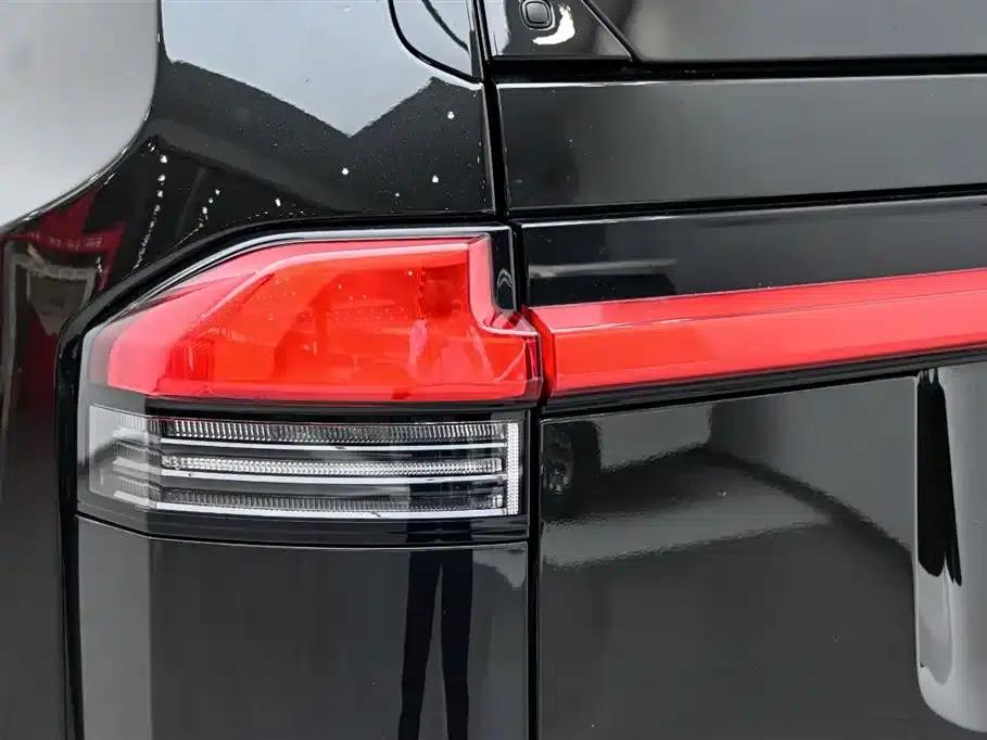 Lexus GX 2024 Overtrail Peak Edition — миниатюра 9