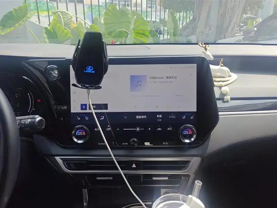 Lexus RX Hybrid 2023 450h+ AWD Enjoy Edition — миниатюра 13