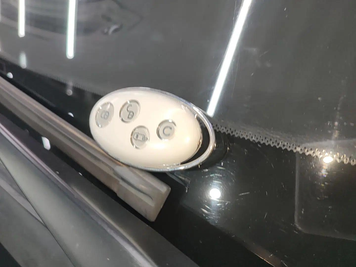 BYD Yuan 2016 1.5L Automatic Luxury Version — миниатюра 12
