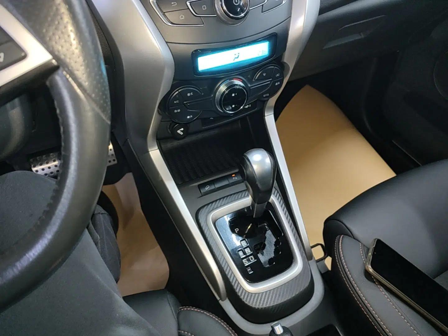 BYD Yuan 2016 1.5L Automatic Luxury Version — миниатюра 17