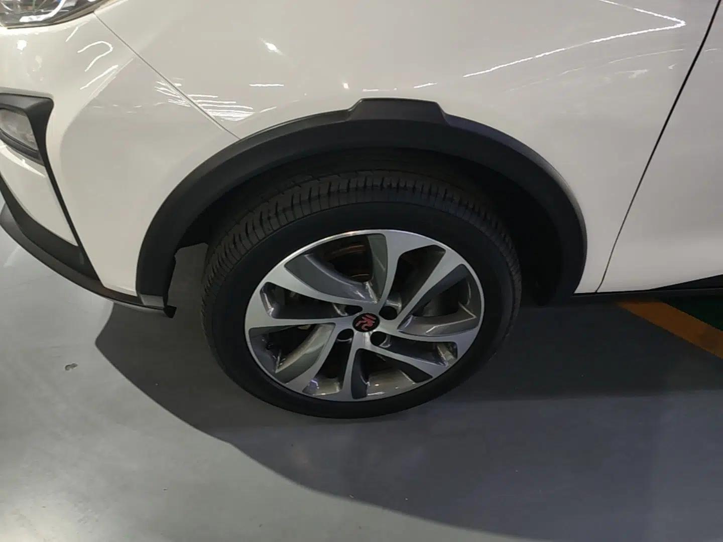 BYD Yuan 2016 1.5L Automatic Luxury Version — миниатюра 8